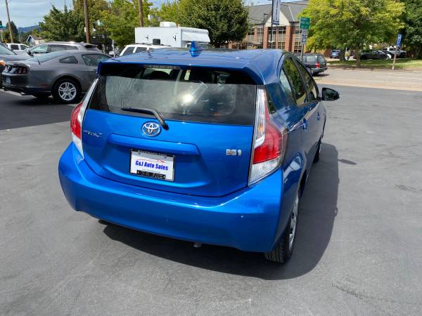 2016 Toyota Prius c Two -Clean Carfax! 53 MPG! - cars & trucks - by... for sale in Corvallis, OR – photo 10