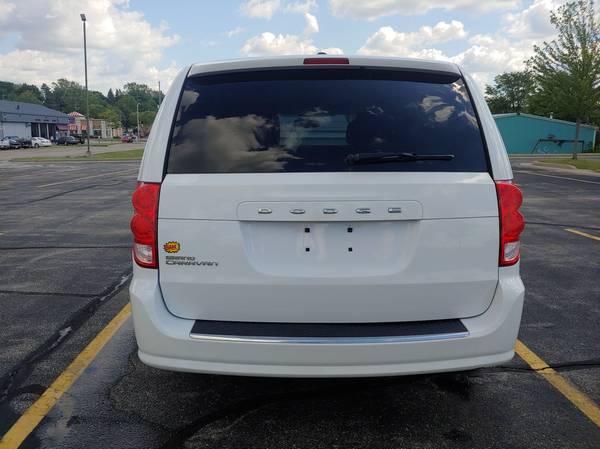 2017 DODGE GRAND CARAVAN - - by dealer - vehicle for sale in Waukesha, WI – photo 6