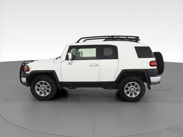 2013 Toyota FJ Cruiser Sport Utility 2D suv White - FINANCE ONLINE -... for sale in Cleveland, OH – photo 5