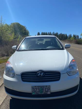 2011 Hyundai Accent for sale in Roseburg, OR – photo 3