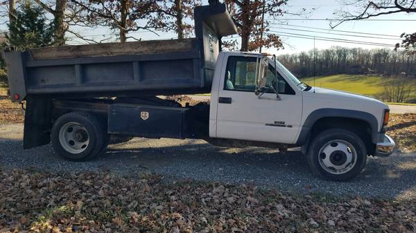 2001 Chevrolet 3500 HD Dump Truck - cars & trucks - by owner -... for sale in Woodbine, WV – photo 8