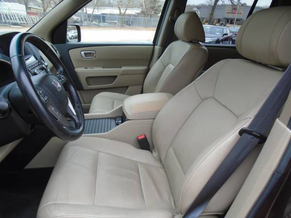 2012 Honda Pilot EXL with DVD 4WD - - by dealer for sale in Bettendorf, IA – photo 8