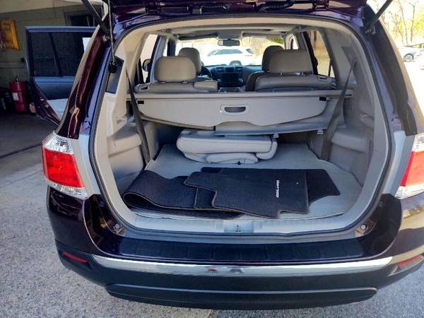 2012 Toyota Highlander Nav, Back up, Leather, 3Thd Row Seating for sale in Holliston, MA – photo 11