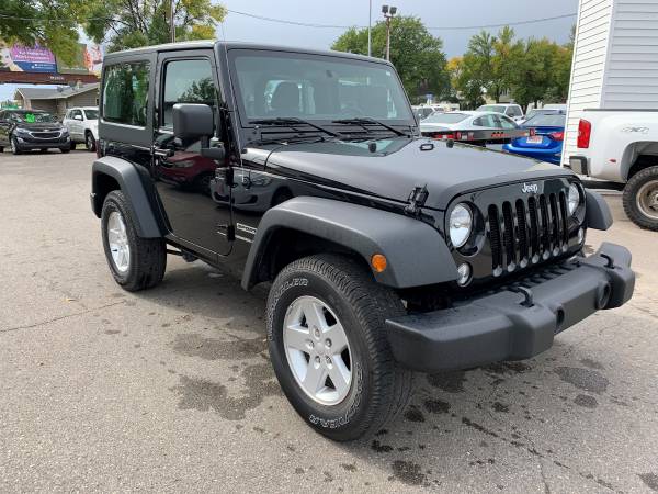 ★★★ 2018 Jeep Wrangler Sport 4x4 / Like NEW! ★★★ for sale in Grand Forks, ND – photo 4