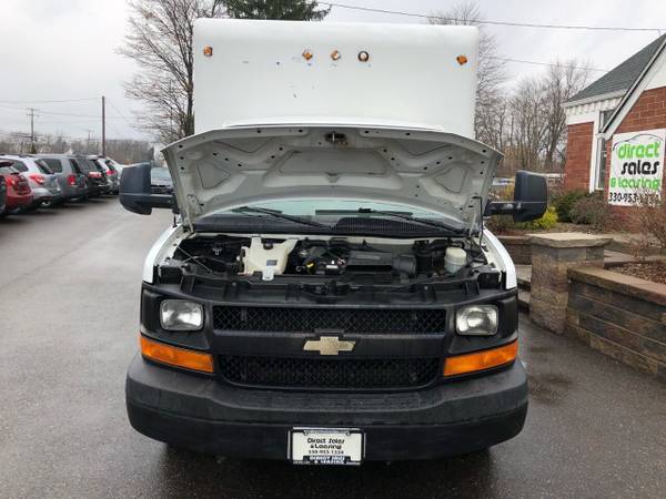 💥14 Dually Box Truck-Runs 100%Clean CARFAX/Super Deal💥 - cars &... for sale in Boardman, OH – photo 5