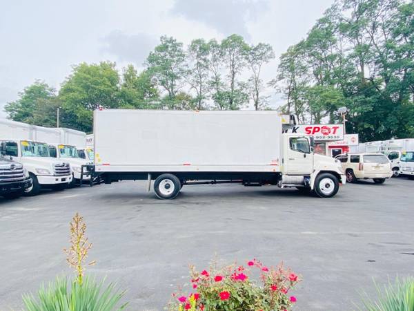 2014 HINO 338 24 FEET REEFER + LIFT GATE **NJTRUCKSPOT**NEGOTIABLE -... for sale in South Amboy, NY – photo 2