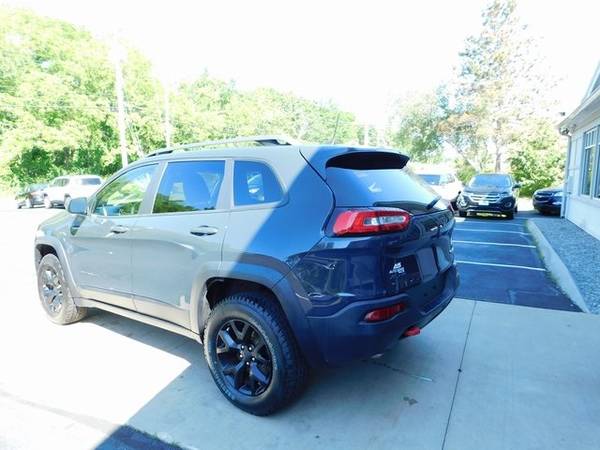 2016 Jeep Cherokee Trailhawk - BAD CREDIT OK! for sale in Salem, NH – photo 3