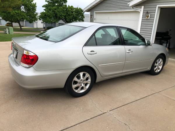 2006 Toyota Camry XLE Beautiful condition for sale in Baraboo, WI – photo 3