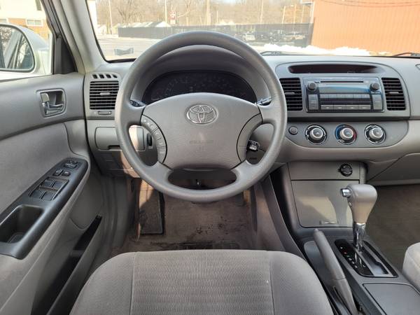 2005 Toyota Camry LE 4 door sedan, 2 4 L, 4 cylinder, only 131K for sale in Springfield, IL – photo 5