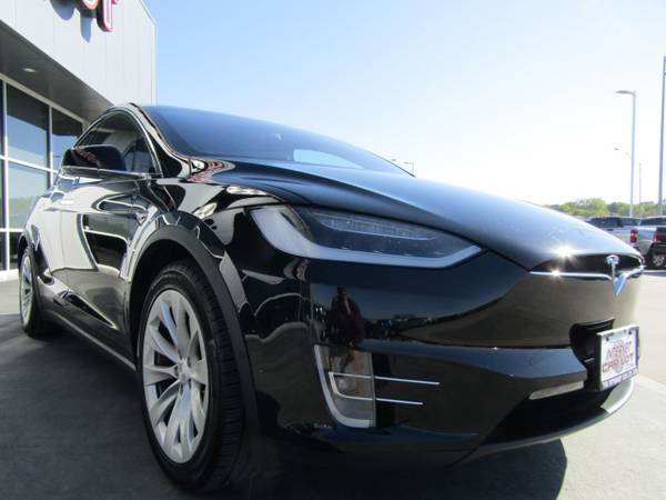 2019 Tesla Model X 75D AWD Midnight Silver Met for sale in Omaha, NE – photo 9