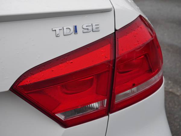 2015 Volkswagen Passat 2.0L TDI SE w/Sunroof & Nav for sale in Inver Grove Heights, MN – photo 15
