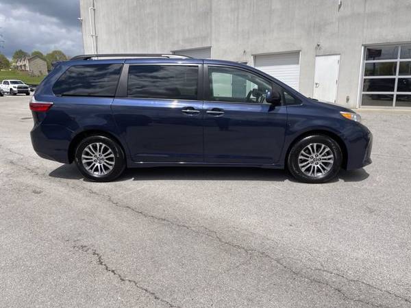 2020 Toyota Sienna Xle - - by dealer - vehicle for sale in Somerset, KY – photo 6
