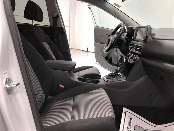 2018 Hyundai Kona SEL with - - by dealer - vehicle for sale in Wapakoneta, OH – photo 16