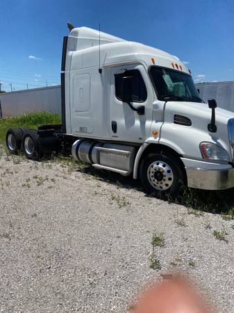 Freight liner cascades 2012 - cars & trucks - by owner - vehicle... for sale in Louisville, KY – photo 7