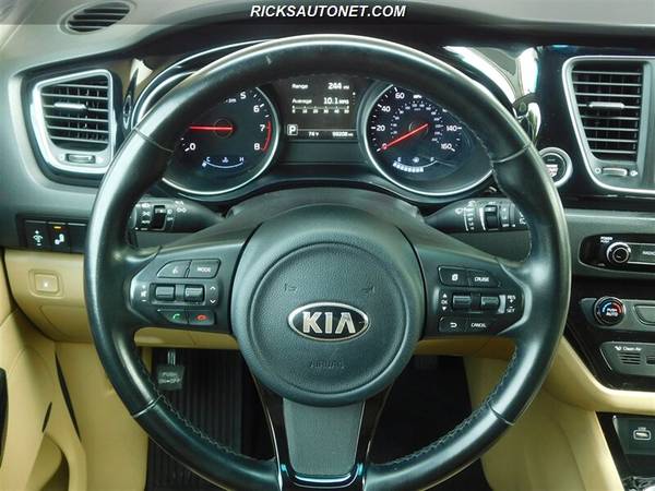 2015 Kia Sedona SX w/ Navigation Leather - cars & trucks - by dealer... for sale in Cedar Rapids, IA – photo 15