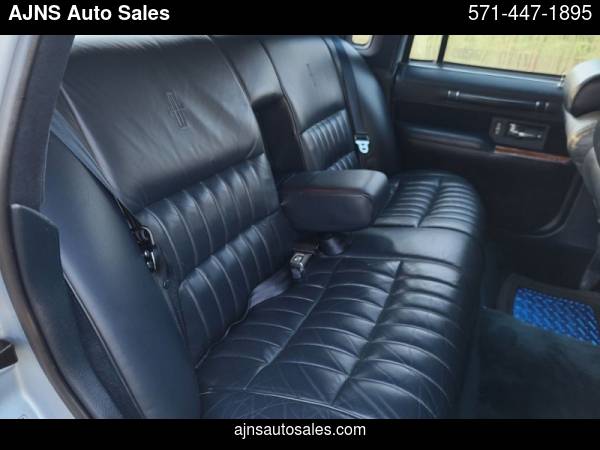 1993 LINCOLN TOWN CAR EXECUTIVE - cars & trucks - by dealer -... for sale in Alexandria, District Of Columbia – photo 22