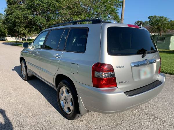 2006 Toyota Highlander AWD Excellent Condition - - by for sale in Clearwater, FL – photo 5