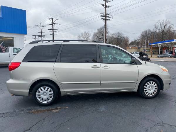 2006 Toyota Sienna LE FULLY-LOADED Minivan RELIABLE CLEAN for sale in Saint Louis, MO – photo 5