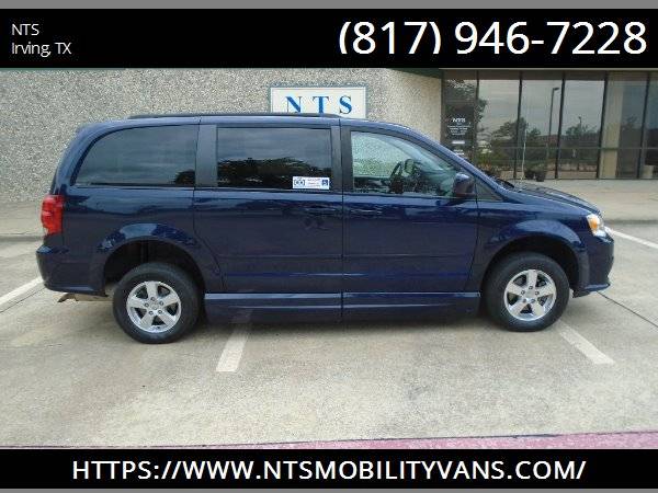 12 DODGE GRAND CARAVAN POWER RAMP MOBILITY HANDICAPPED WHEELCHAIR VAN for sale in Irving, MO – photo 2