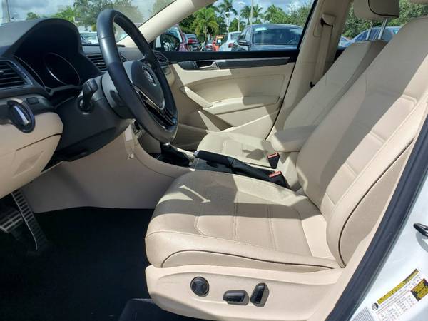 2017 *Volkswagen* *Passat* *R-Line w/Comfort Pkg Automa for sale in Coconut Creek, FL – photo 5