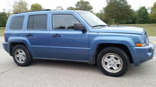 07 JEEP PATRIOT SPORT 4WD- ONLY 148K MI. NICE LEATHER, AUTO, GREAT BUY for sale in Miamisburg, OH – photo 2