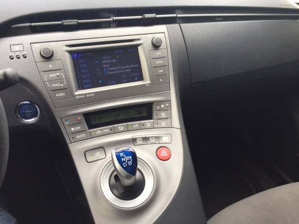 2012 Prius .. low miles .... moving sale - cars & trucks - by owner... for sale in West Hartford, CT – photo 7