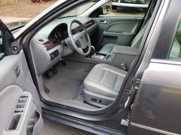 2005 Ford Five Hundred Clean Car runs good Make Offer. for sale in Austin, TX – photo 2