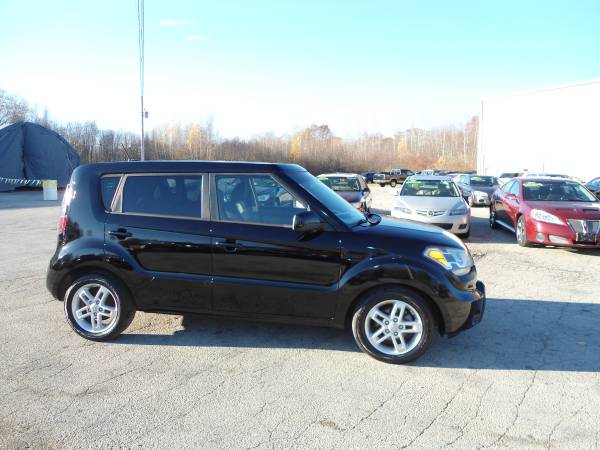 2011 Kia Soul One Hands Free Bluetooth 1 owner**1 year Warranty** -... for sale in Hampstead, MA – photo 4