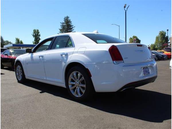 2018 Chrysler 300 sedan Limited (Bright White Clearcoat) for sale in Lakeport, CA – photo 9