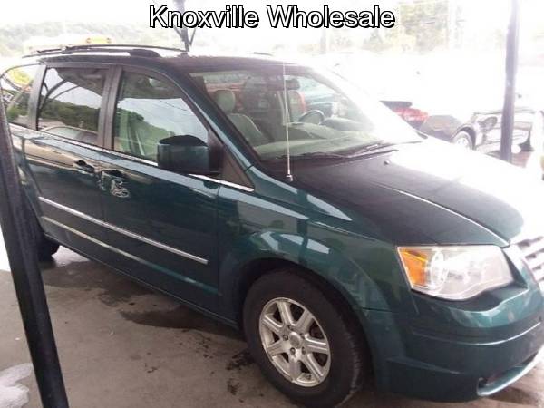 2009 Chrysler Town and Country Touring 4dr Mini Van for sale in Knoxville, TN