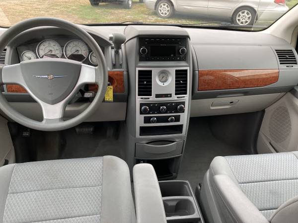 2009 Chrysler Town & Country LX - cars & trucks - by dealer -... for sale in Heath, OH – photo 7