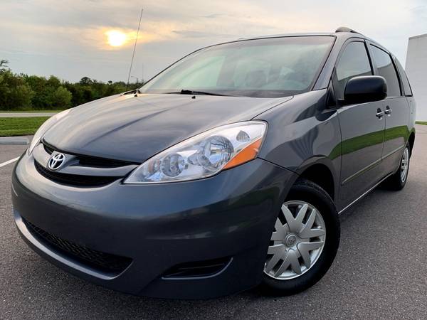 2008 Toyota Sienna LE! Clean! Cold A/C! 2 FL Owners! - cars & trucks... for sale in TAMPA, FL – photo 24