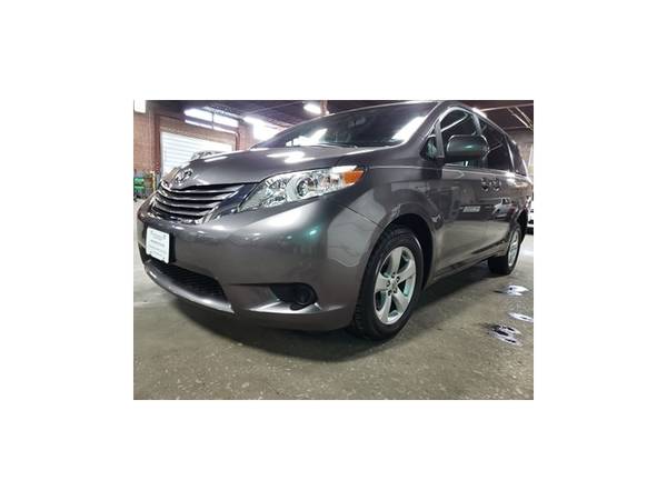 2017 Toyota Sienna LE 31k Wheelchair Mobility Handicap ADA Compliant... for sale in Wichita, NV – photo 9