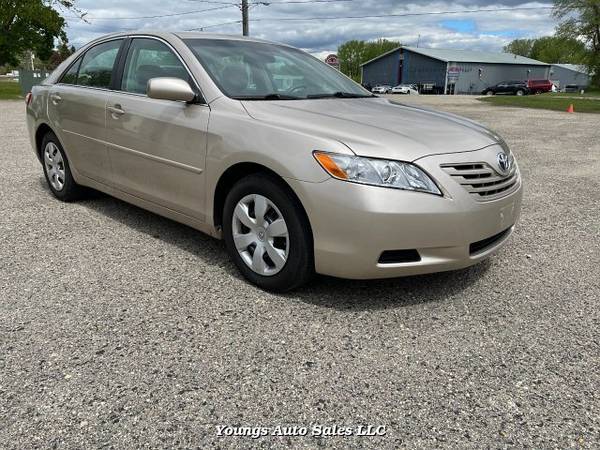 2009 Toyota Camry LE 5-Spd AT - - by dealer - vehicle for sale in Fort Atkinson, WI – photo 4
