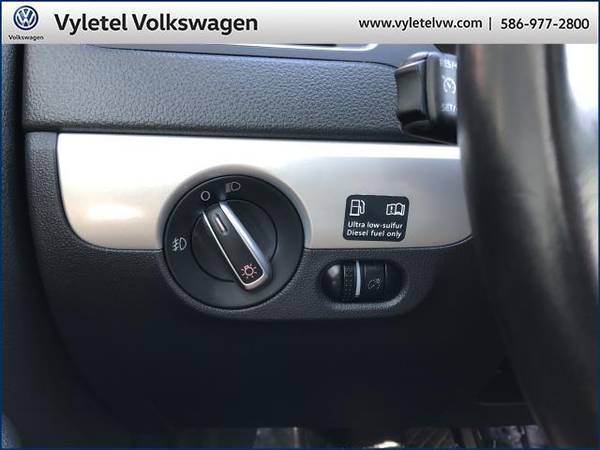 2011 Volkswagen Jetta Sedan sedan 4dr Manual TDI w/Nav - Volkswagen... for sale in Sterling Heights, MI – photo 19