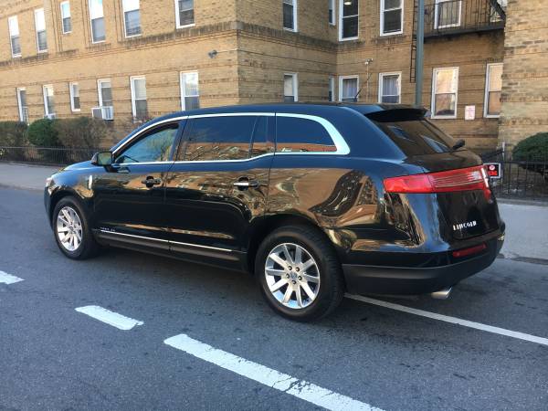 2019 lincoln mkt one owner pano roof Navigation Camera bluetooth for sale in Brooklyn, NY – photo 6
