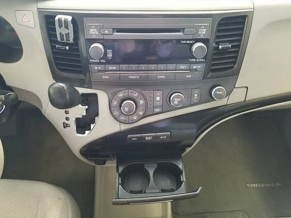 2012 Toyota Sienna 4d Wagon LE V6 w/Auto Access Seat for sale in Kyle, TX – photo 14