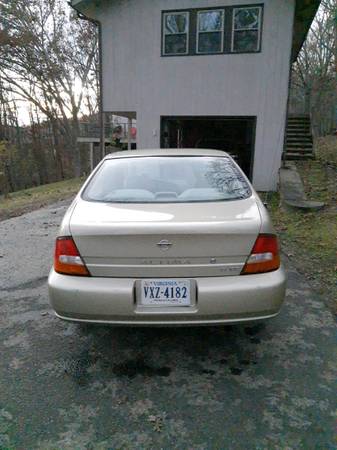 Nissan Altima for Sale - cars & trucks - by owner - vehicle... for sale in Blacksburg, VA – photo 4
