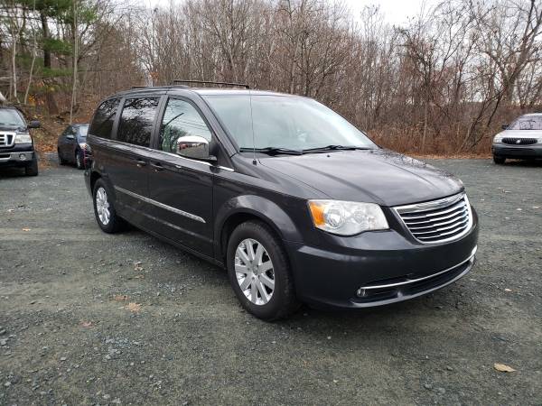 2011Chrysler Town and Country Touring L Florida Vehicle No Rust -... for sale in Wynantskill, NY – photo 3