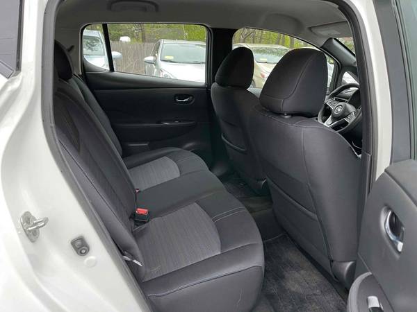2018 Nissan LEAF S ALL ELECTRIC 151 MILES DC FAST CHARGING 16000 for sale in Walpole, RI – photo 20