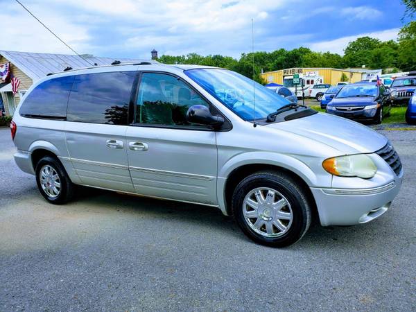 2005 Chrysler Town & Country Minivan, 1-Owner Low Mileage 98k Mint⭐... for sale in Winchester, VA – photo 6