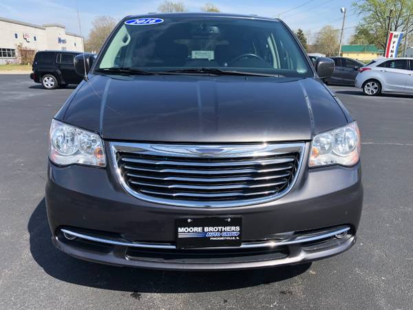 2016 Chrysler Town Country 4dr Wgn Touring - - by for sale in Pinckneyville, IL – photo 9