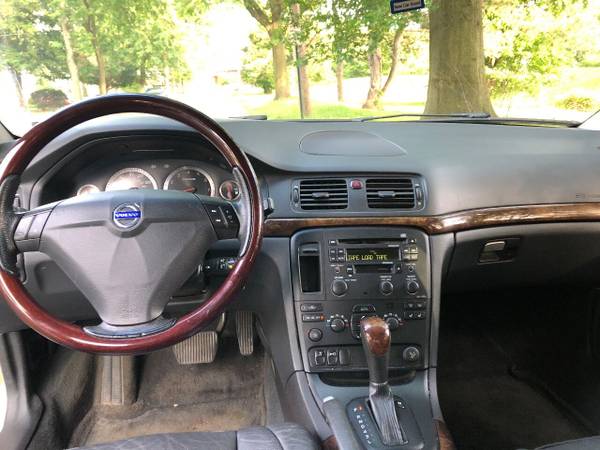 2006 Volvo S80! Good Condition, Ready to Drive! - cars & trucks - by... for sale in Elizabeth, NJ – photo 12