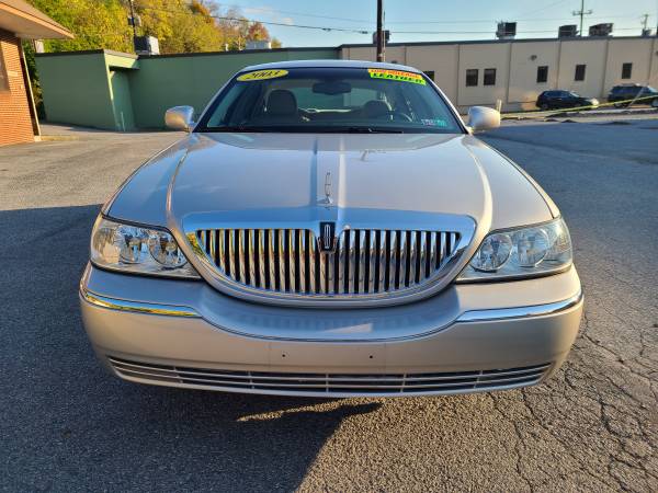 2003 Lincoln Town Car Executive L ONLY 101K WARRANTY AVAILABLE -... for sale in HARRISBURG, PA – photo 8