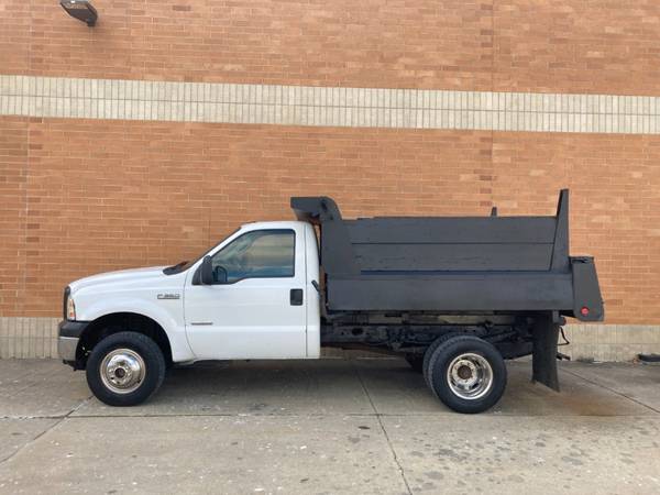 2006 Ford Super Duty F-350 DRW Reg Cab 141 WB 60 CA XL 4WD - cars & for sale in Toms River, NJ – photo 2