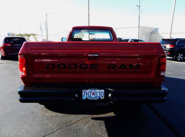 1992 DODGE RAM W350 5.9L 5-SPEED MANUAL GOOSENECK BALL NEW TIRES NICE! for sale in Carthage, MO – photo 4