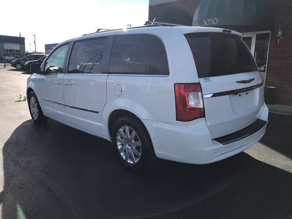 2016 Chrysler Town Country Touring - cars & trucks - by dealer -... for sale in Muscle Shoals, AL – photo 8