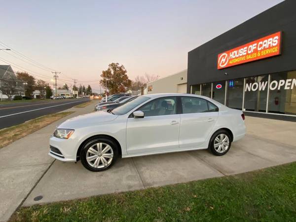Look What Just Came In! A 2017 Volkswagen Jetta with only for sale in Meriden, CT – photo 18
