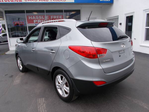 2010 Hyundai Tucson GLS - All Wheel Drive - Leather for sale in West Warwick, CT – photo 9