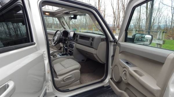 2006 Jeep Commander. 65 - cars & trucks - by owner - vehicle... for sale in HARRISBURG, PA – photo 13
